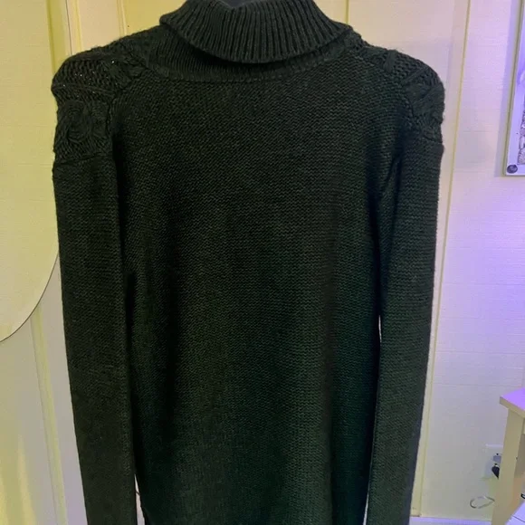 Olive Green Ribbed Turtleneck Sweater Made in Italy - Picture 2 of 3